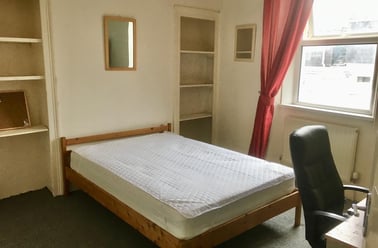 Clifton Place, Greenbank, Plymouth - Image 2